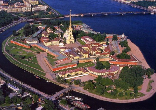 На какой станции метро находится Петропавловская крепость в Питере? | Ответ здесь